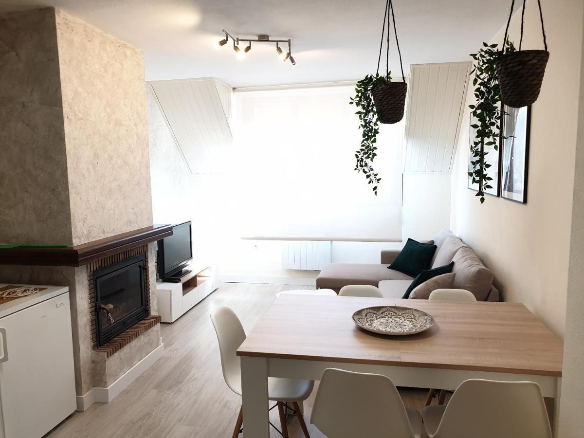 Apartamento Alba Jaca Exterior foto