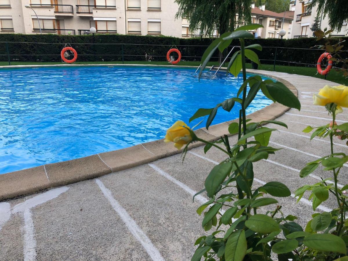 Apartamento Alba Jaca Exterior foto