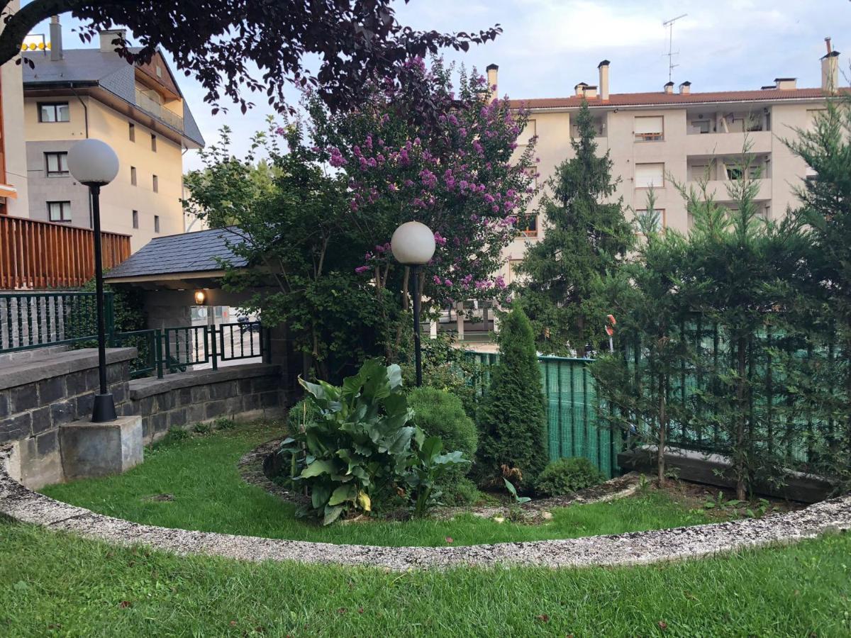 Apartamento Alba Jaca Exterior foto